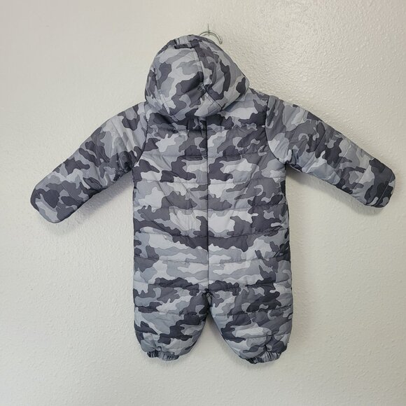First Impressions Baby Quilted Gray Camo Snowsuit 0-3 Months Up to 12lbs - Picture 2 of 6